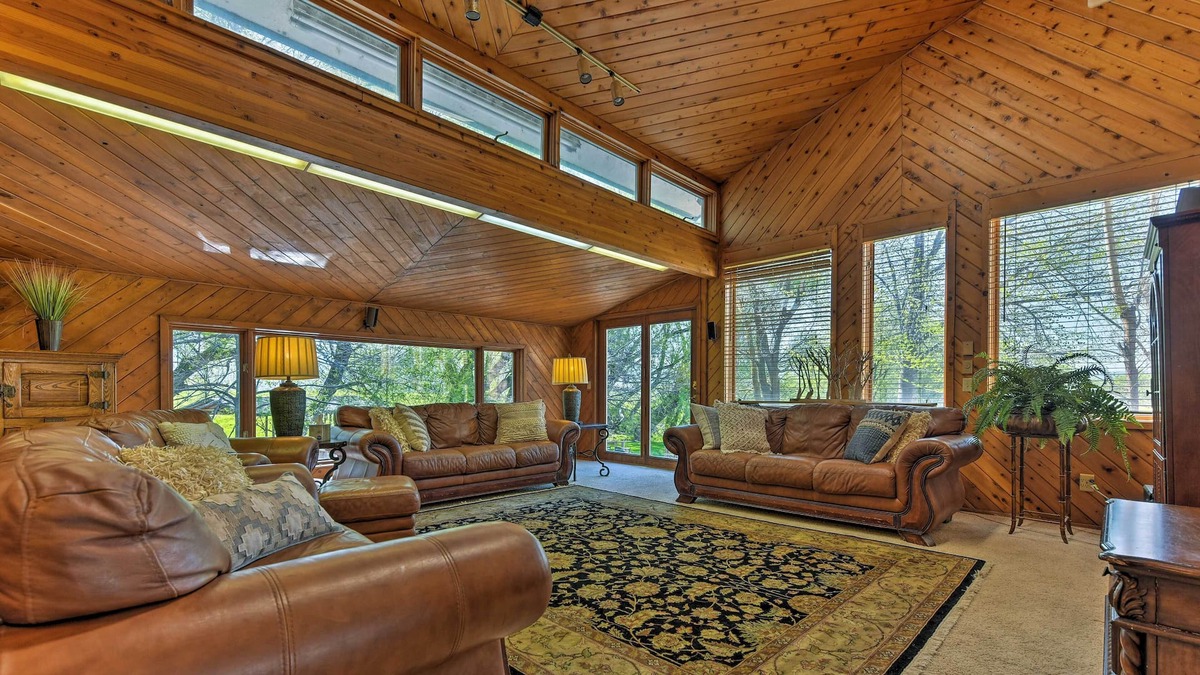Benson House | Spring Creek Retreat on 25 acres w/Mountain Views!
