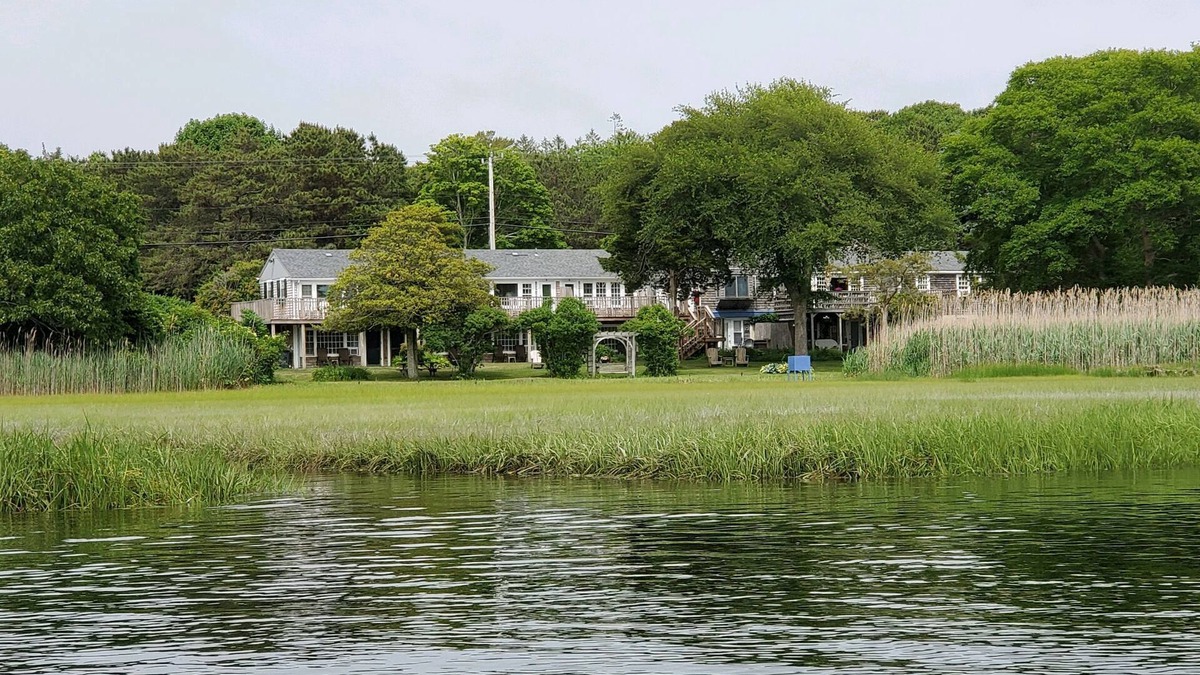 East Sandwich Hotel | Spring Garden Inn