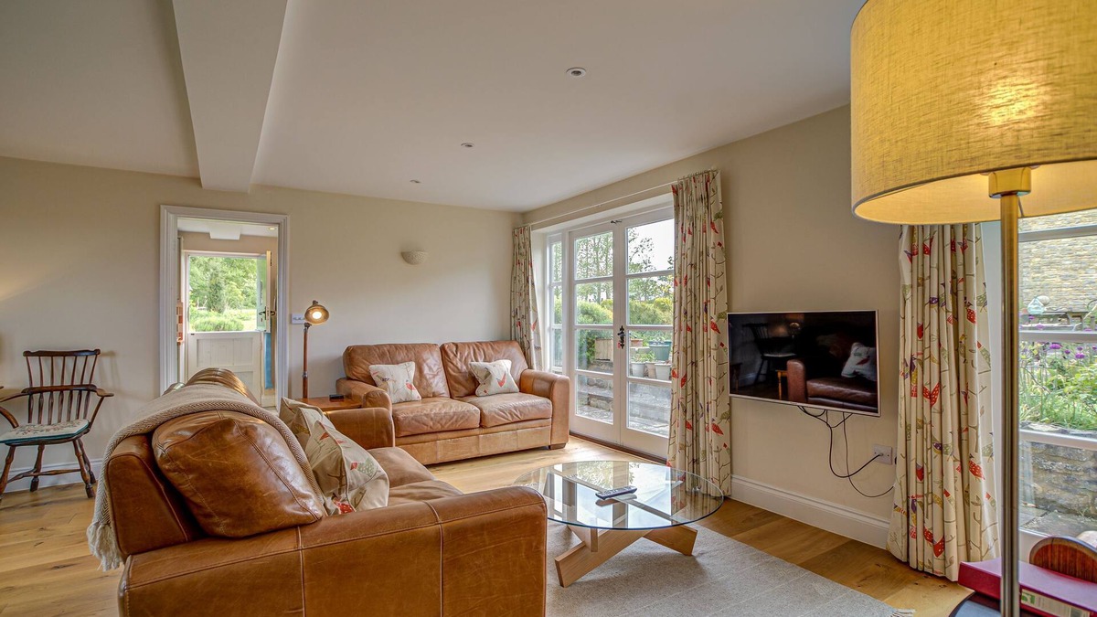 Begbroke Apartment | Spring Hill Cottage | Oxfordshire Holiday Let | 2 Beds & Sleeps 4