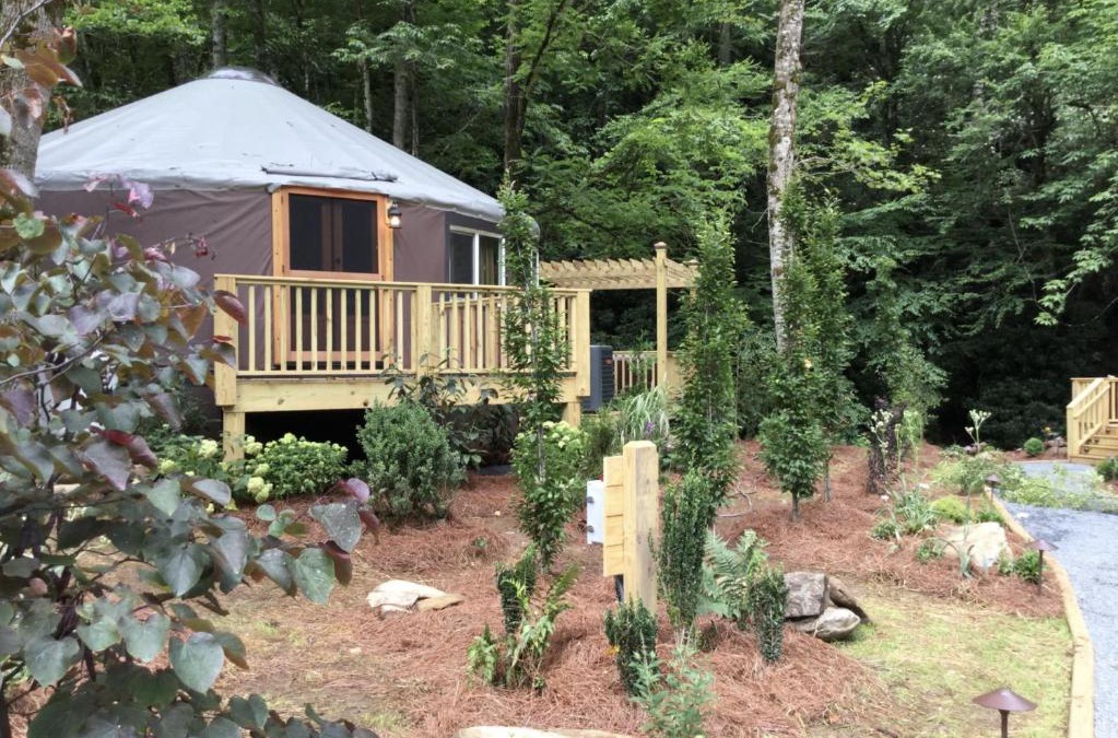 Topton Villa | Spring Ridge Luxury Yurt - Creekside Glamping with Private Hot Tub