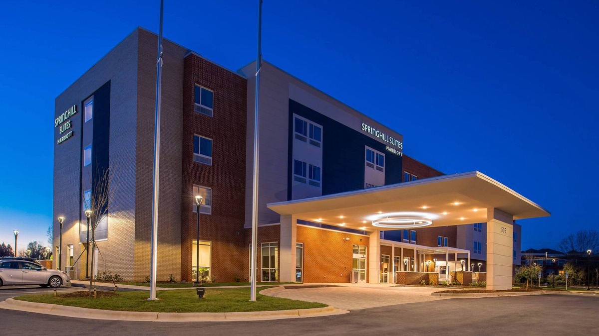 Greensboro Hotel | SpringHill Suites by Marriott Greensboro Airport