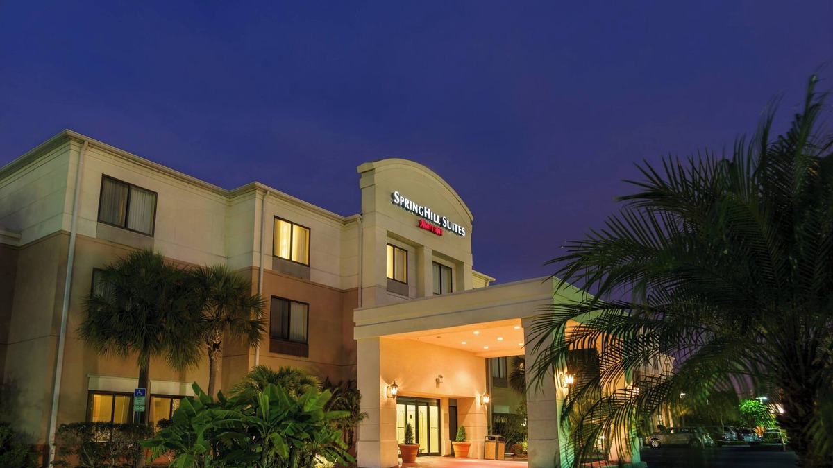 Feather Sound Hotel | SpringHill Suites by Marriott St. Petersburg Clearwater