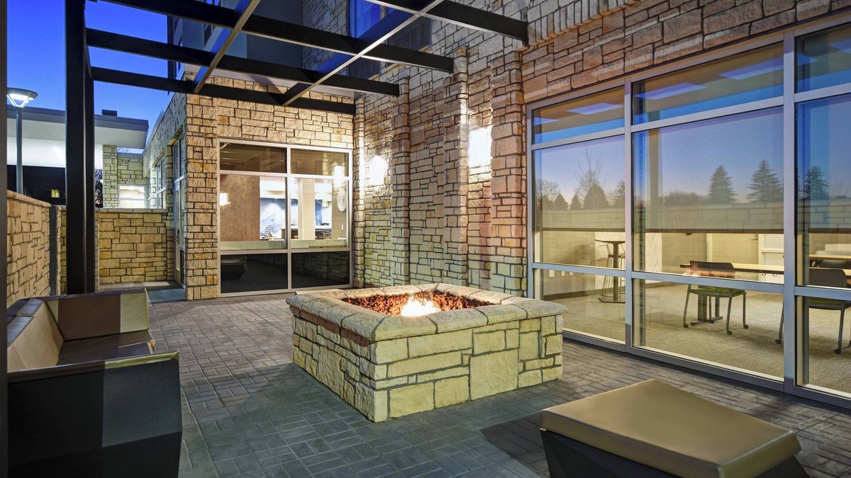 Arden Hills Hotel | SpringHill Suites by Marriott St. Paul Arden Hills