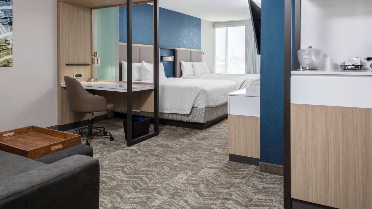 Parkville Hotel | SpringHill Suites Kansas City Airport