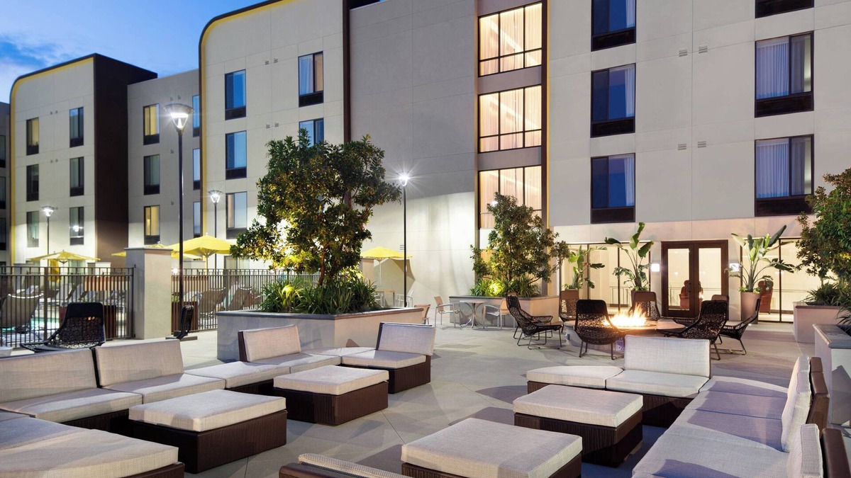 Burbank Hotel | SpringHill Suites Los Angeles Burbank/Downtown