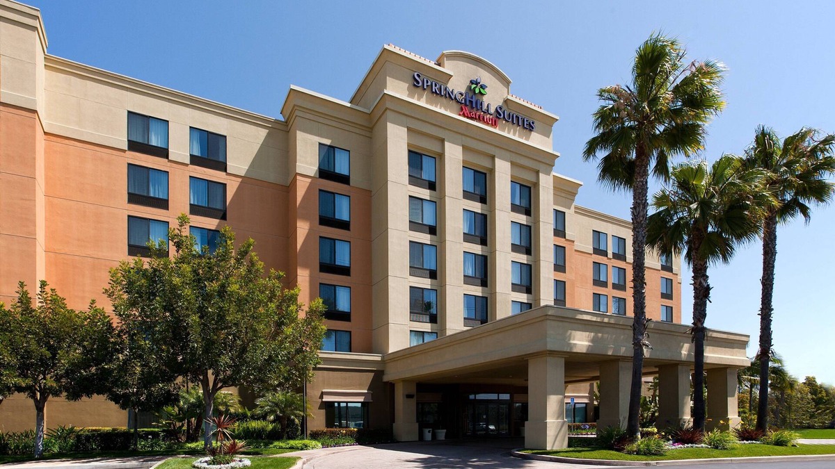 Hawthorne Hotel | SpringHill Suites Los Angeles LAX/Manhattan Beach