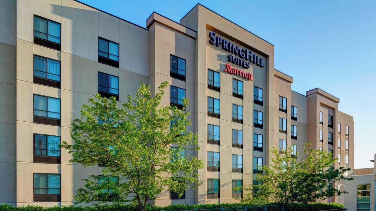 Brentwood Hotel | SpringHill Suites St. Louis Brentwood