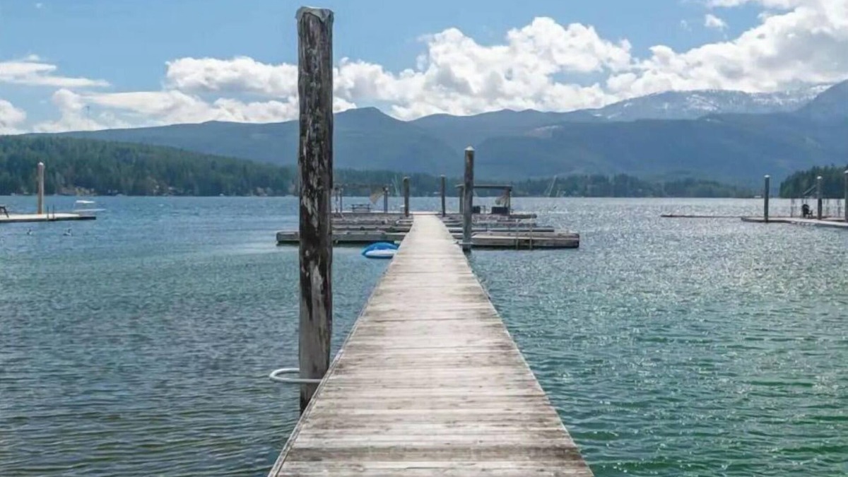 Sproat Lake House | Sproat Lake Gem