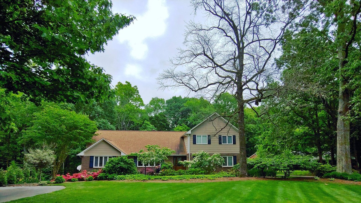 Sedgefield House | Sprucewood Manor Perfect for PGA Wyndham and HP Furniture Market
