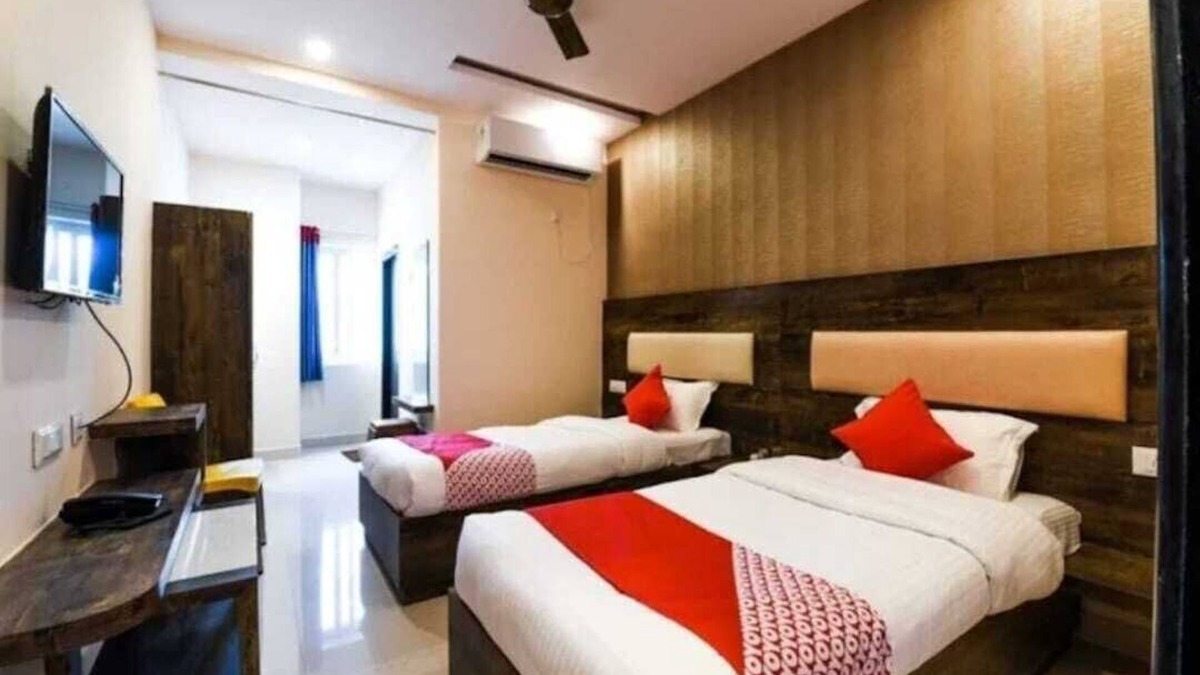 Bhavanipuram Hotel | SR GRAND HOTEL