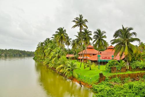 Neeleshwar Hotel | SREE GOKULAM NALANDA RESORTS