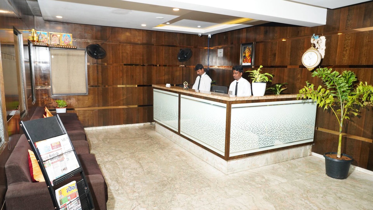 Anakapalle Hotel | Sri Brundavan Grand Inn