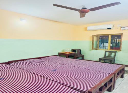 Vellore Cabin | Sri Guru Nivas Lodge