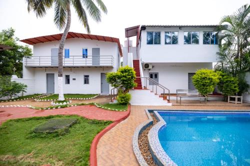 Ganapathichettikulam House | Sri Sai Holiday Inn