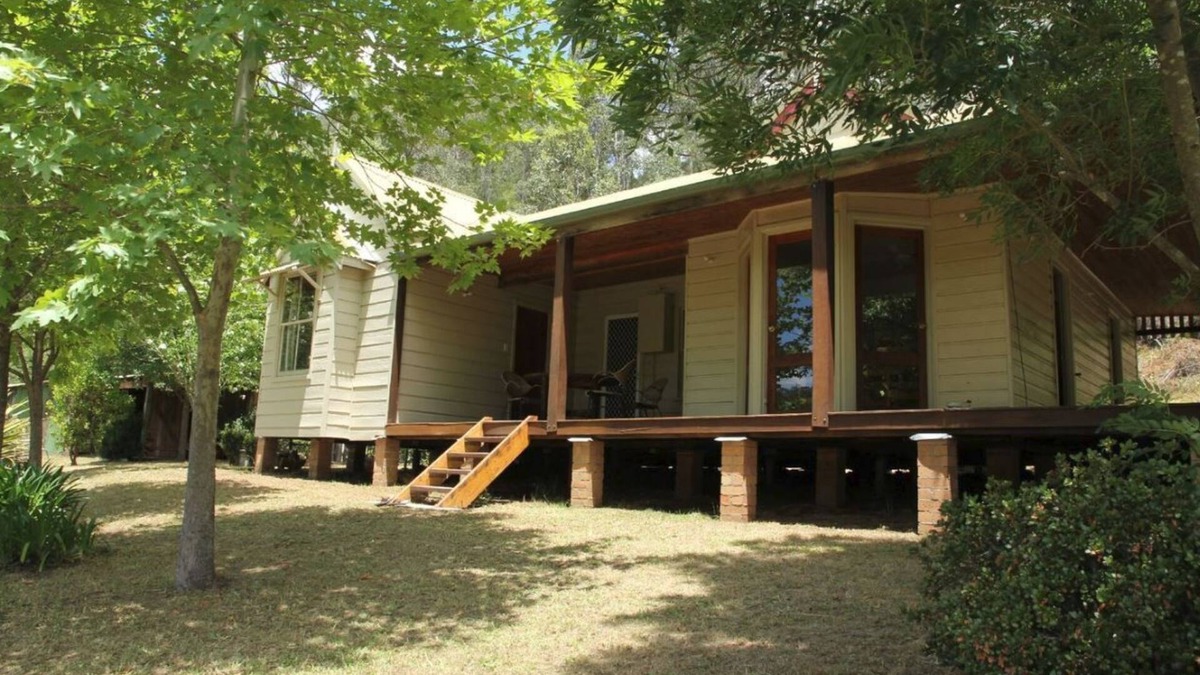 Upper Macdonald House | St Albans Tranquil Escape