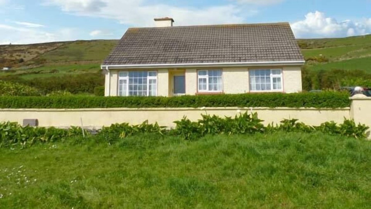 Ballinskelligs Cottage | ST FINIAN'S BAY COTTAGE in Ballinskelligs, County Kerry