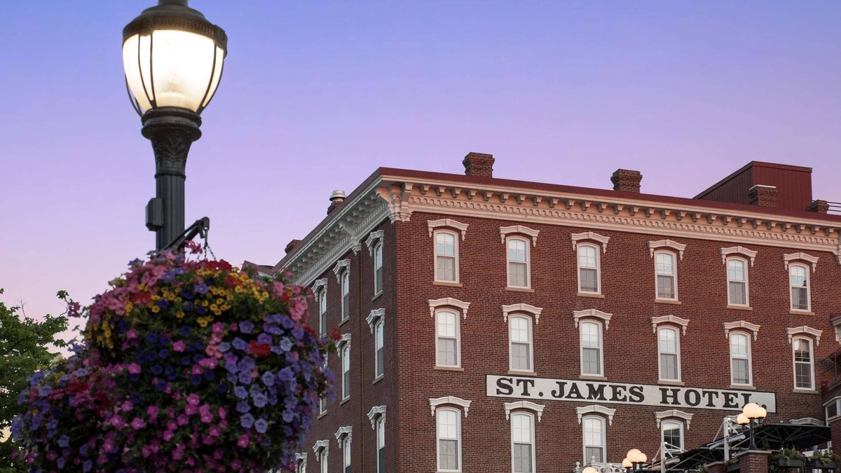 Red Wing Hotel | St James Hotel, a Historic Hotel of America