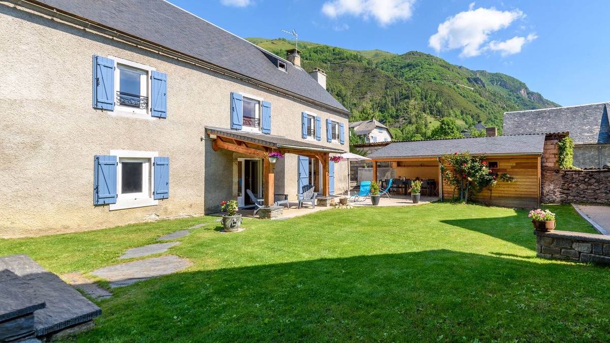 Vignec House | St Lary/vignec: "les 3 Flocons" Maison de Vacances 10 Personnes