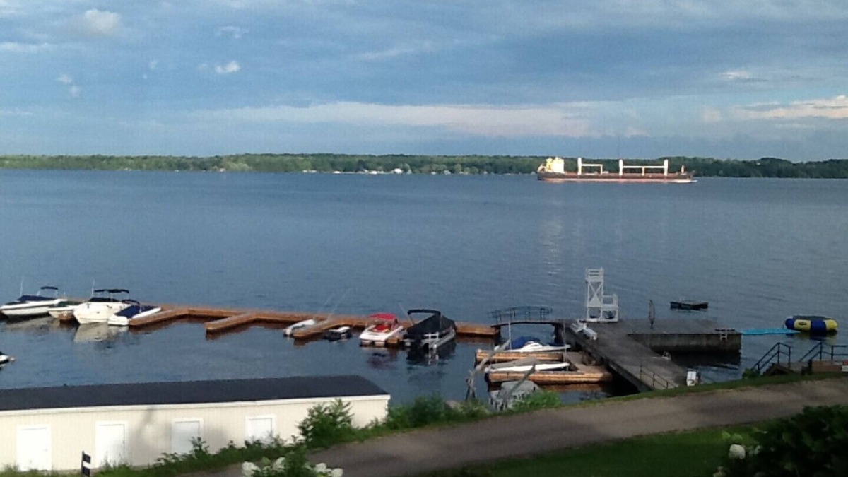 Elizabethtown-Kitley Cottage | St. Lawrence Cottage - Elizabethtown, Ontario