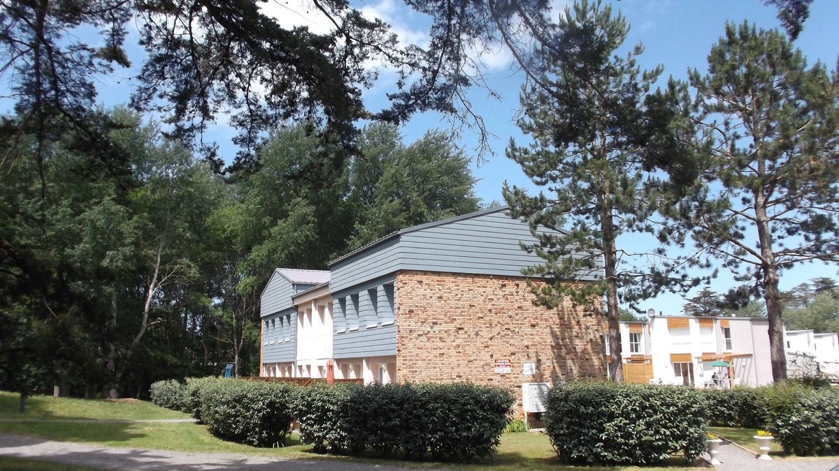 Saint-Pair-sur-Mer House | St Pair sur mer/Kairon plage Gite 500 m from the beach in a quiet wooded park
