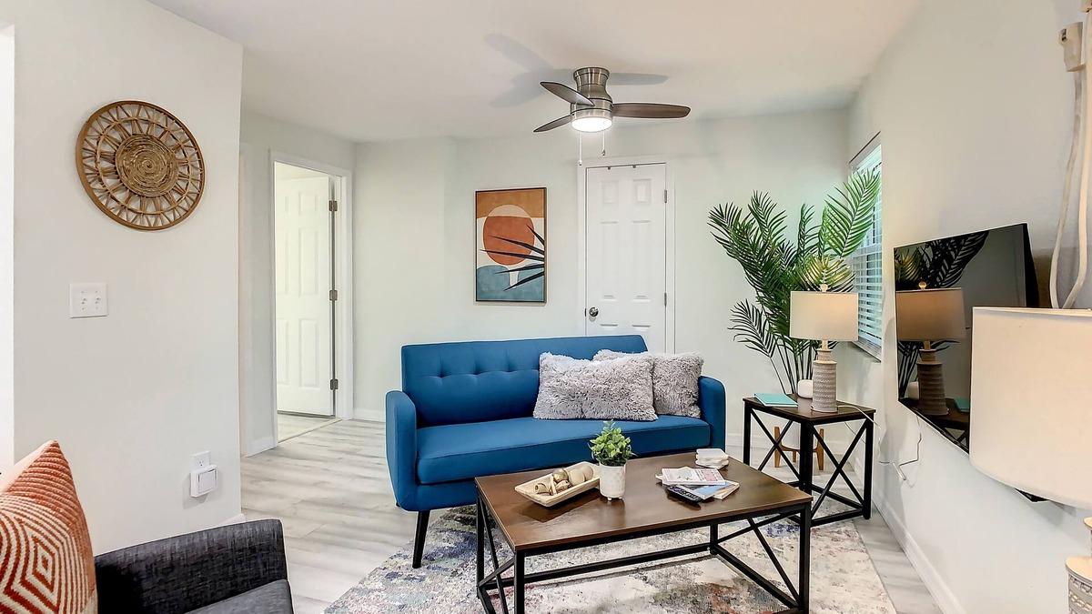 Historic Uptown Apartment | St Pete Charm! 2bd/1ba walk downtown 1st Floor