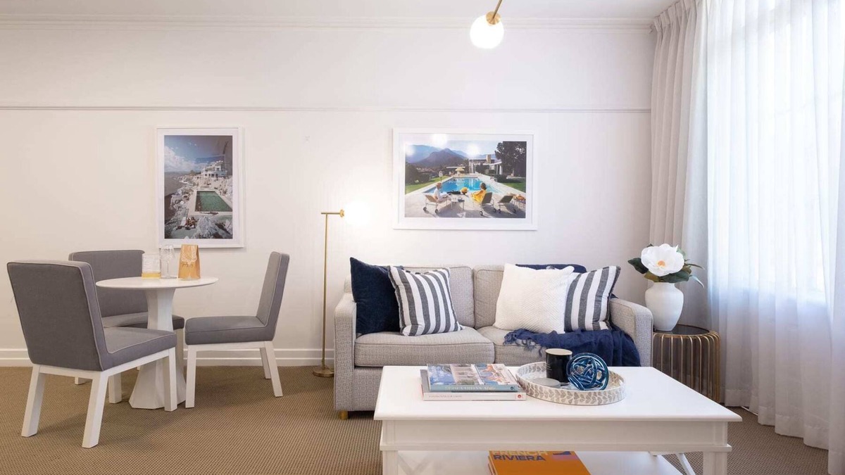 Brisbane Central Business District Apartment | St Tropez, Stylish Apartment with Views over Anzac Square