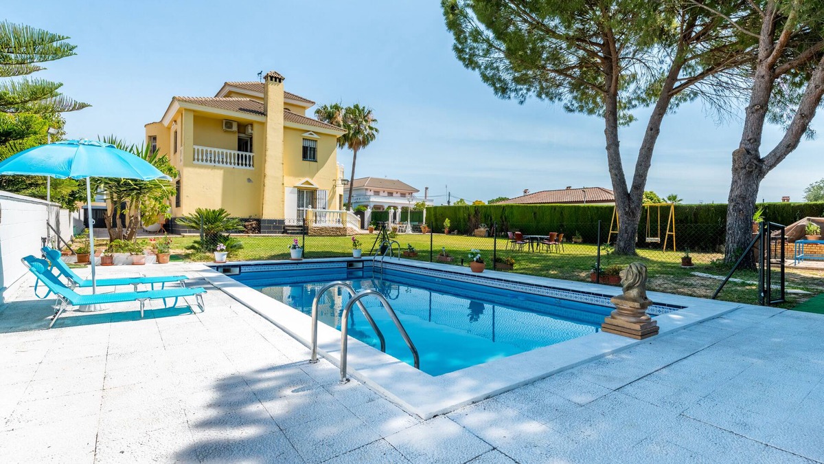 Valencina de la Concepcion Villa | Star's House Seville. 10 minutes from Seville. Private pool