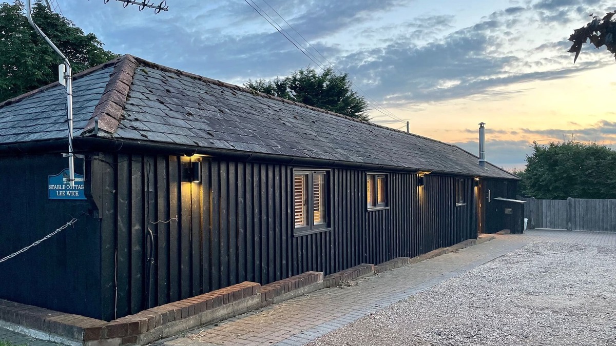 Brightlingsea Cottage | Stable Cottage at Lee Wick Farm Cottages