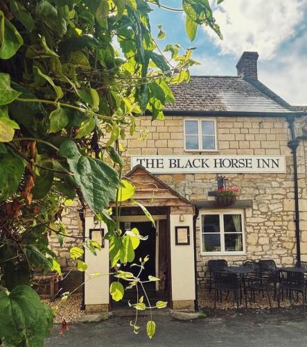 Cranham House | Stables at The Black Horse Inn