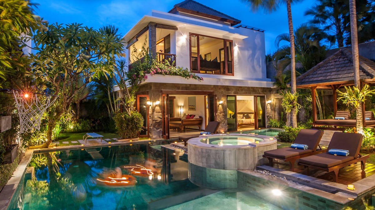 Dyanapura Villa | Staffed Luxury Villa, Chef Services. Beach & Shops Central Seminyak,