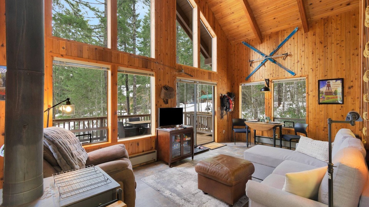 Hoodsport Cabin | Staircase Rapids Retreat at Lake Cushman, Sleeps 6