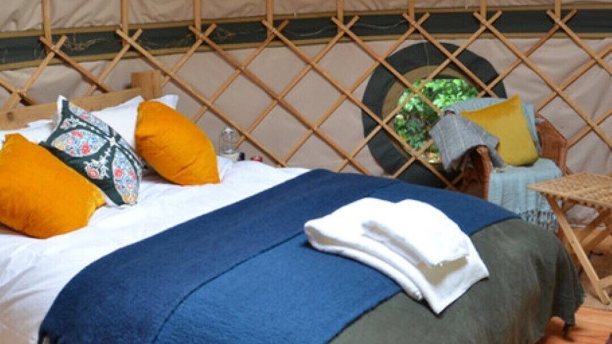 Stamford RV Rental | Stamford Meadows Glamping - Walnut Yurt Site with Hot Tub