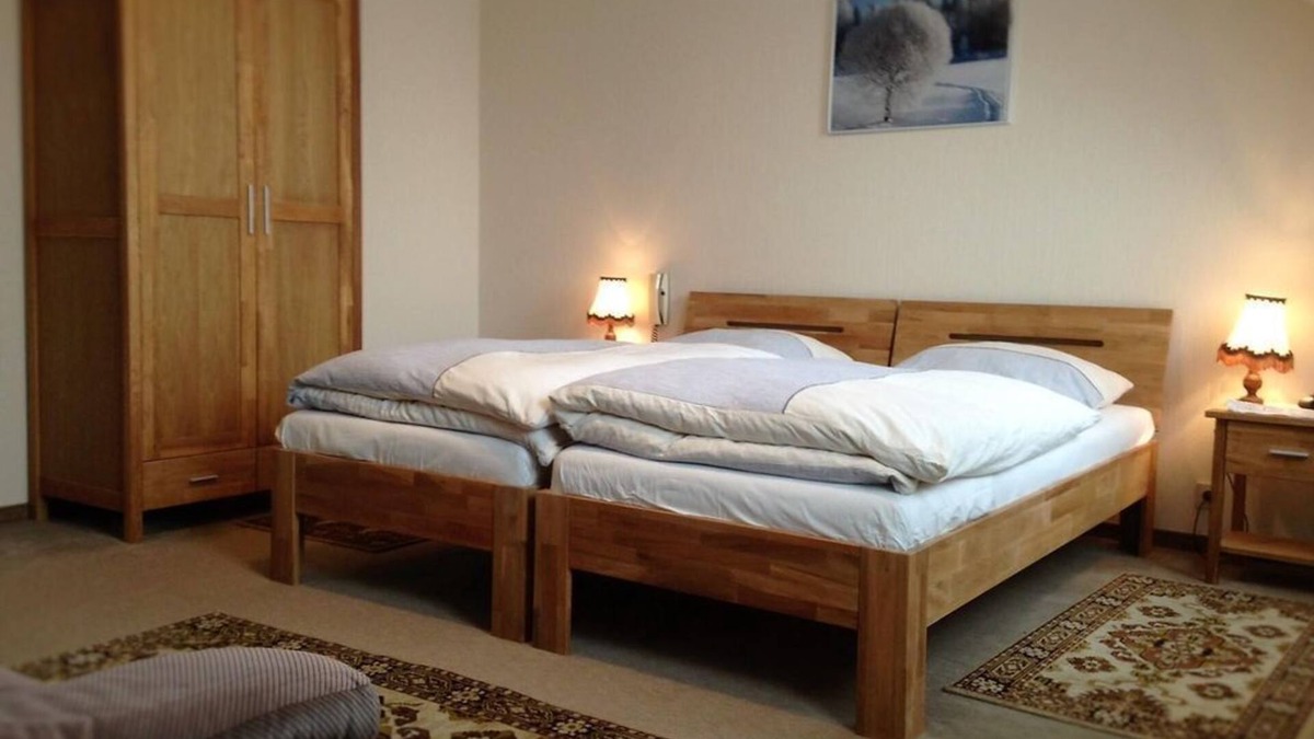 Buellingen House | Standard twin room, shower/WC - Hotel Schröder