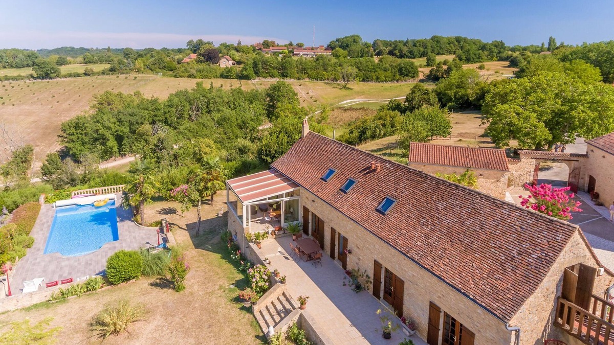 La Fagette House | standing property with mature garden, huge swimming pool and breathtaking views