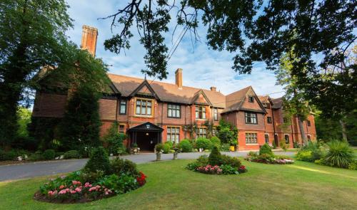 Horley Hotel | Stanhill Court Hotel, a member of Radisson Individuals