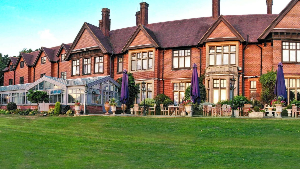 Horley Hotel | Stanhill Court Hotel, a member of Radisson Individuals