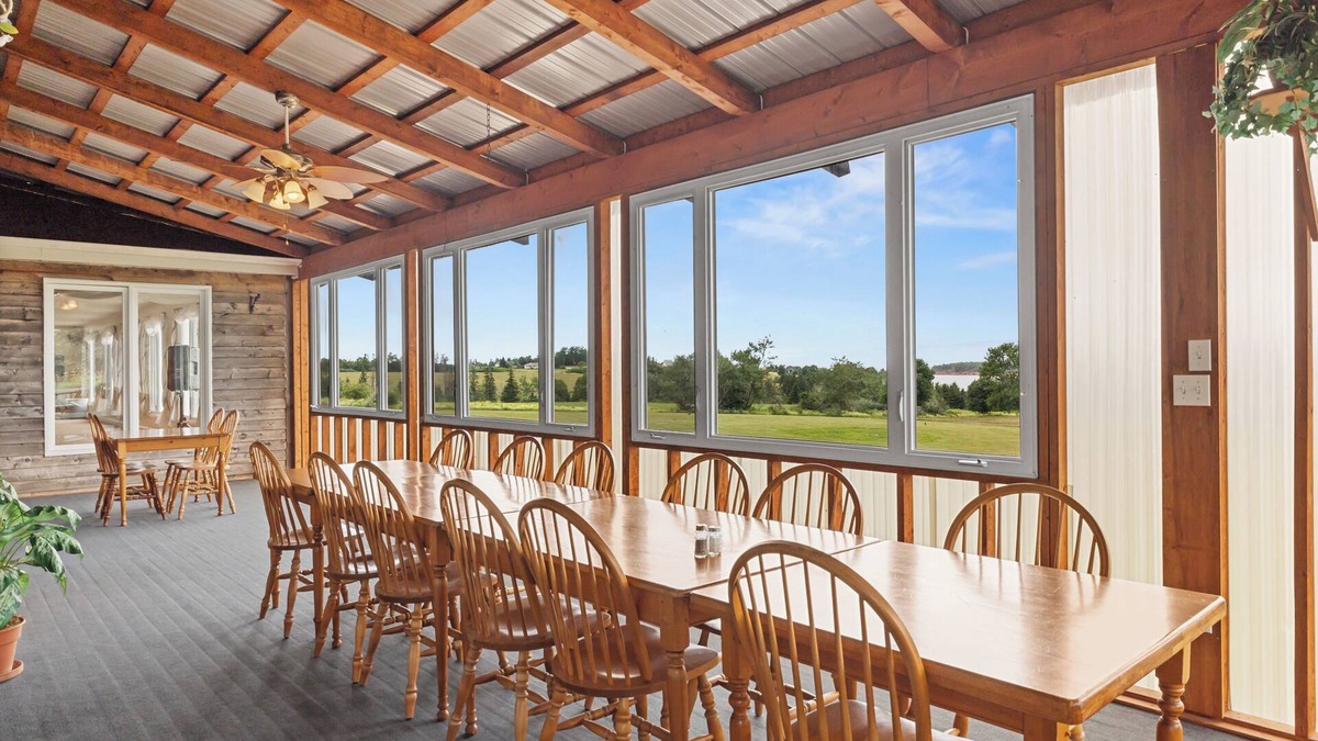 New London Hotel | Stanley Bridge Country Resort