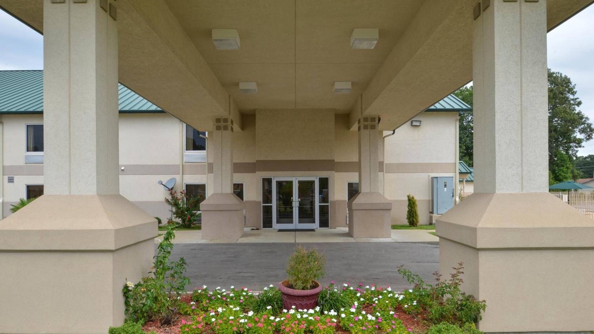 Star City Hotel | Star City Inn & Suites