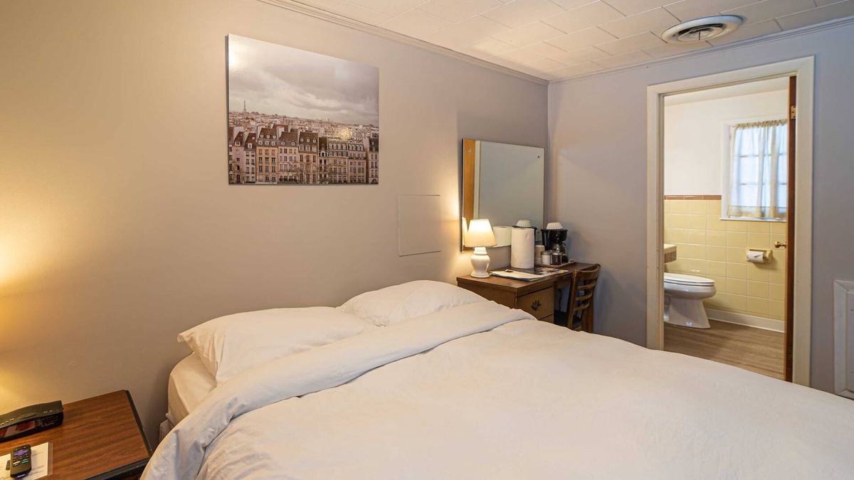 Indian River Apartment | Star Gate Room 11 Indian River, MI