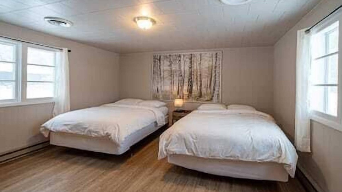 Indian River House | Star Gate Room 15 Indian River, MI