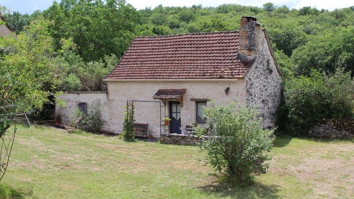 Saint-Chels House | Star gîte with swimming pool in the countryside