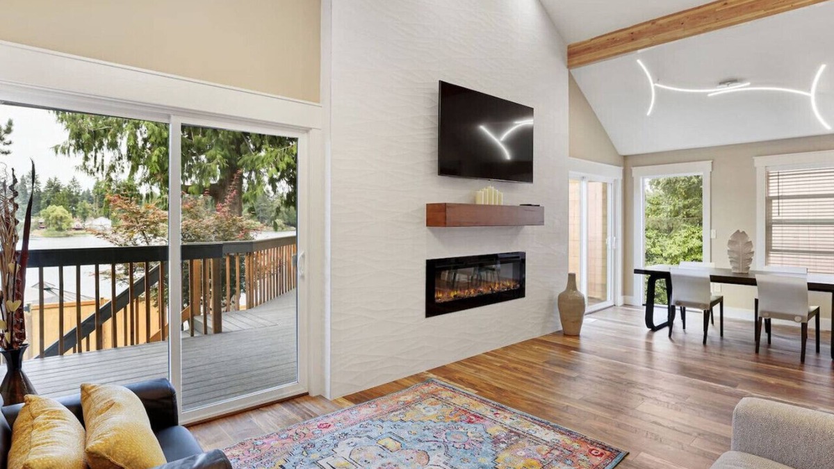 Lakeland North House | Star Lake Waterfront Craftsman Modern