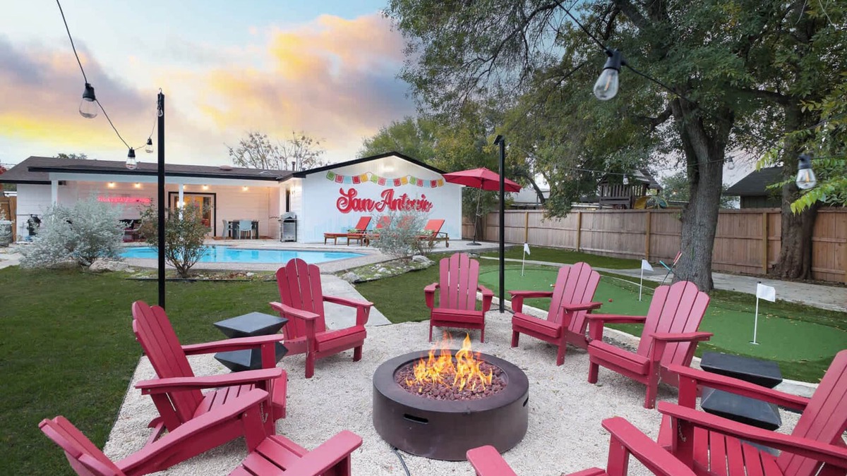 Oakwell Farms House | Starcrest 4 Br Haven~Pool~Hot Tub~Putt Putt~Arcade