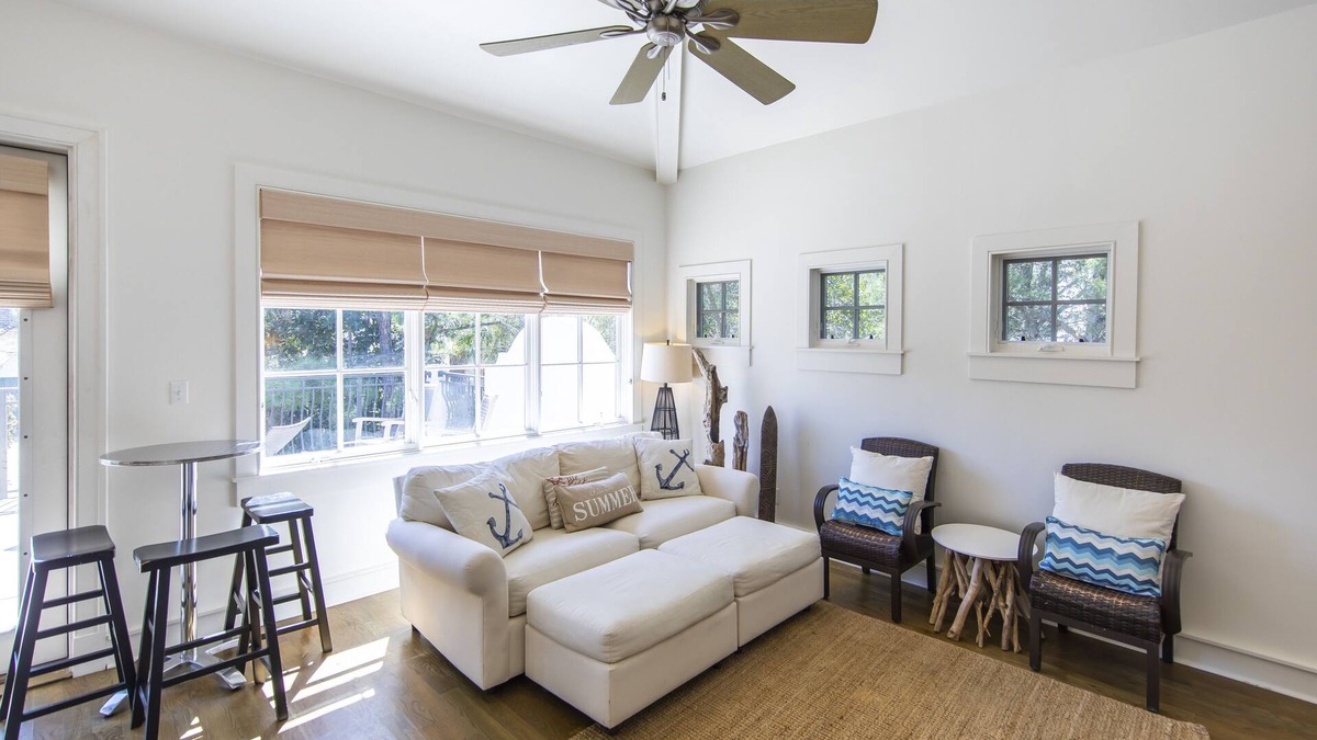 Treetop Apartment | Starfish Carriage House