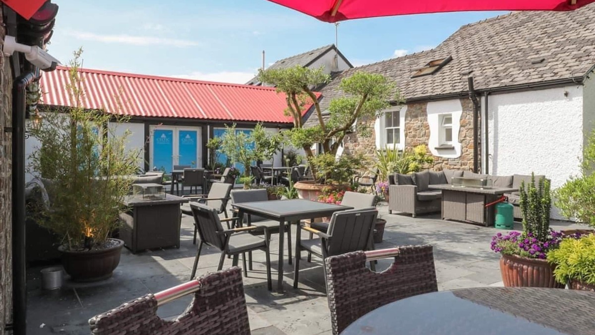 Narberth Cottage | Stargazer 1 (Sleeps 4)