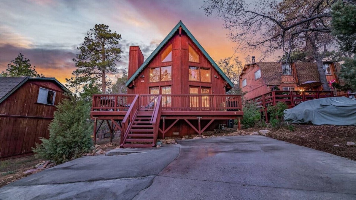 Sugarloaf Ski Chalet | Stargazer| Near Lake, Jacuzzi, Dogs Ok, Trails, AC