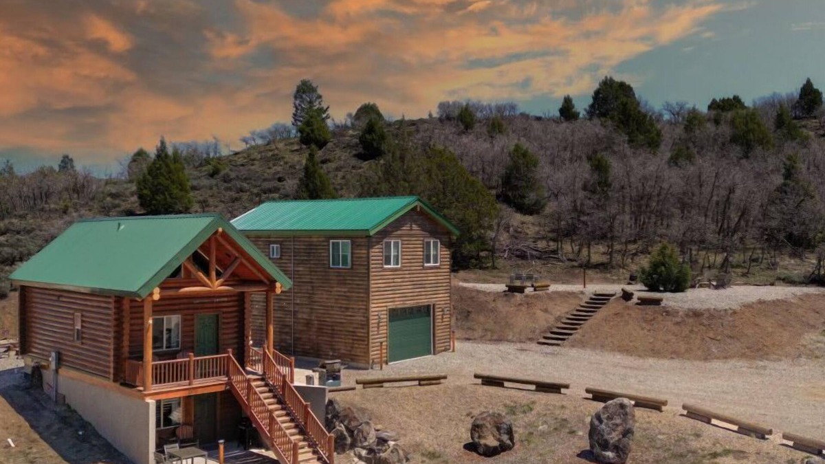 Alton Cabin | Stargazing Hot Tub, 3 Living Spaces on 10 Acres