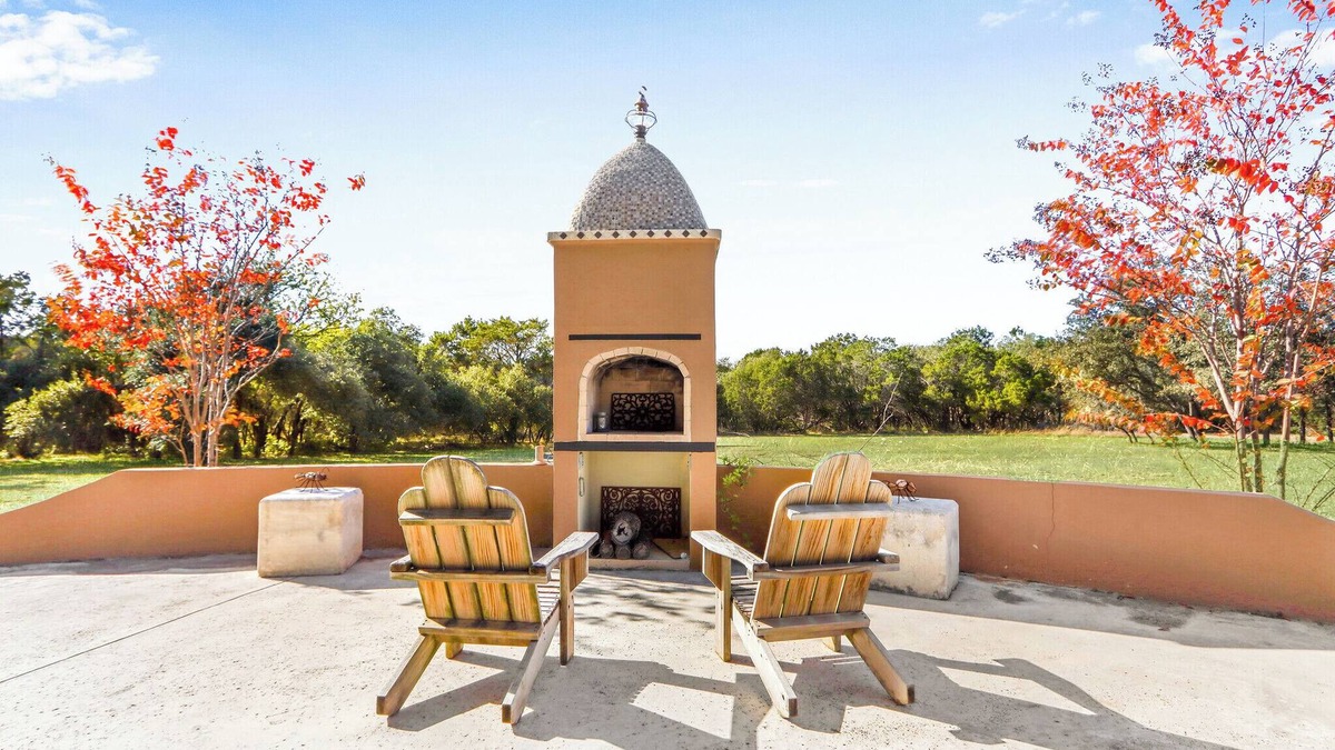 Wimberley House | Starlight Meadow I Couples, Bridal parties, families!