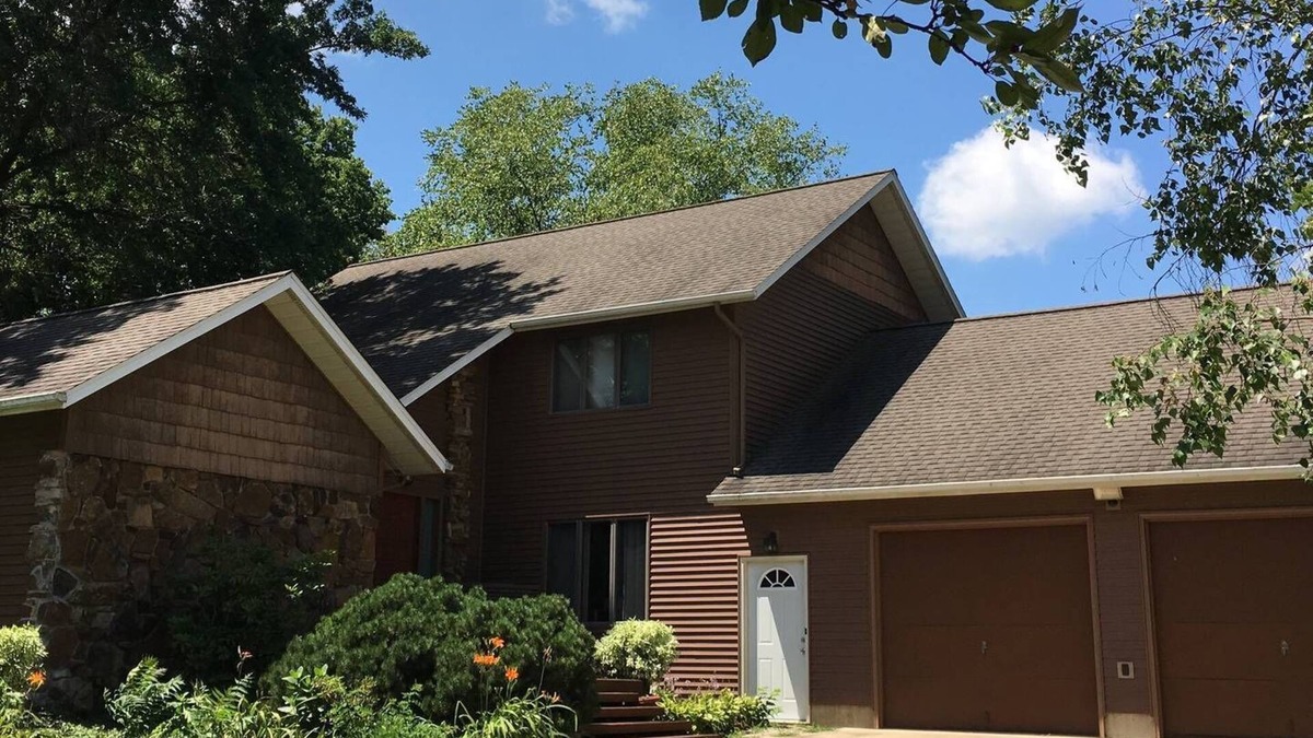 Ottawa House | Starved Rock, Skydive Chicago, Creek View