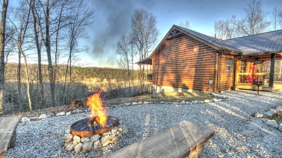 Frenchburg Cabin | Starway to Heaven Cabin at Red River Gorge - Hot Tub - Great View